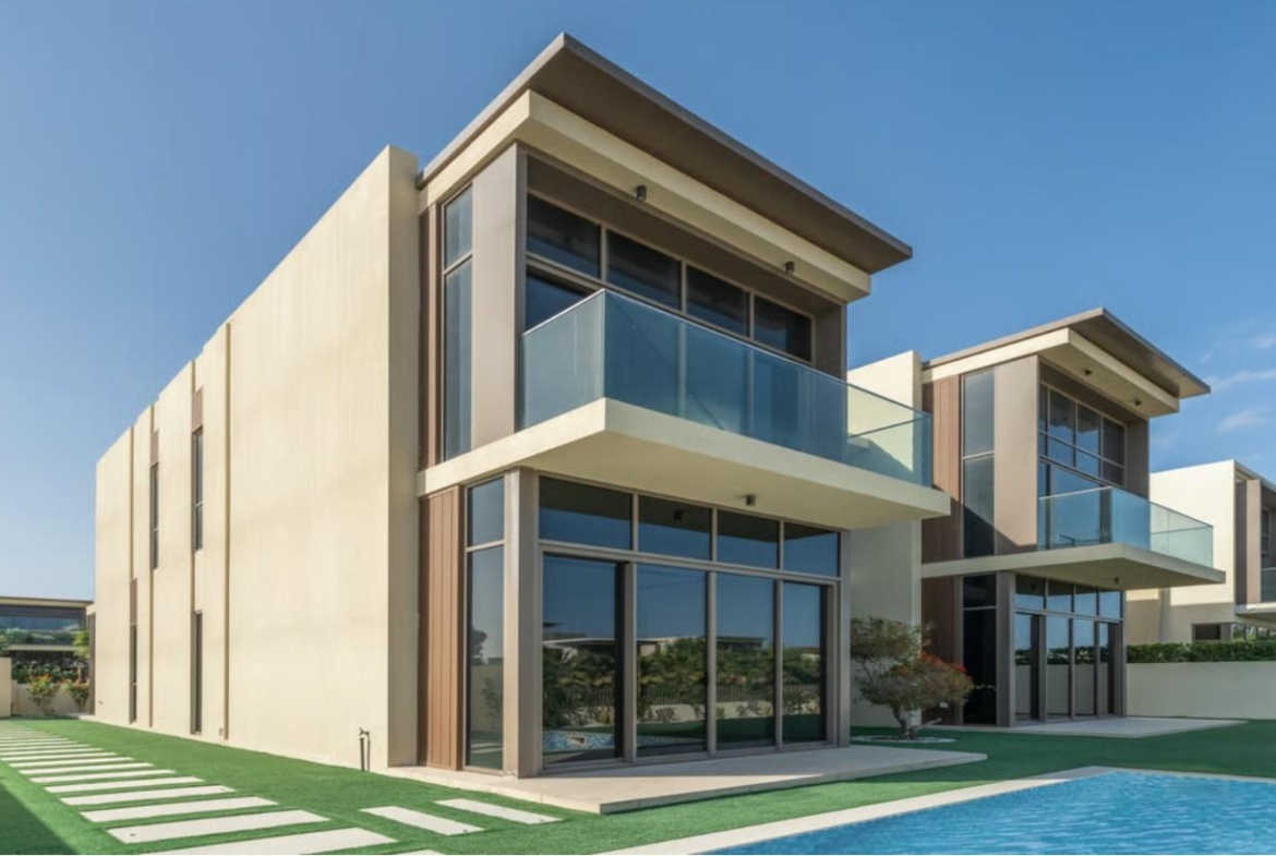 Corner Villa with Private Pool and Park