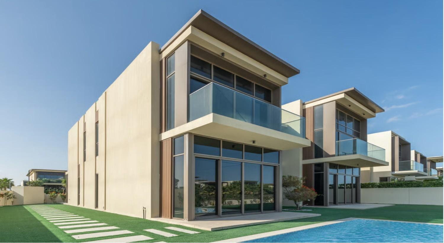 Corner Villa with Private Pool and Park