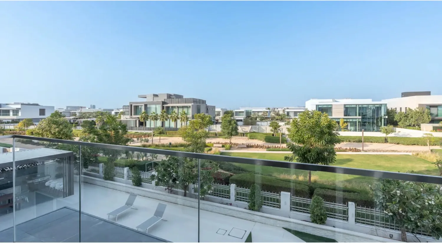 Single-Row Home with Bespoke Design