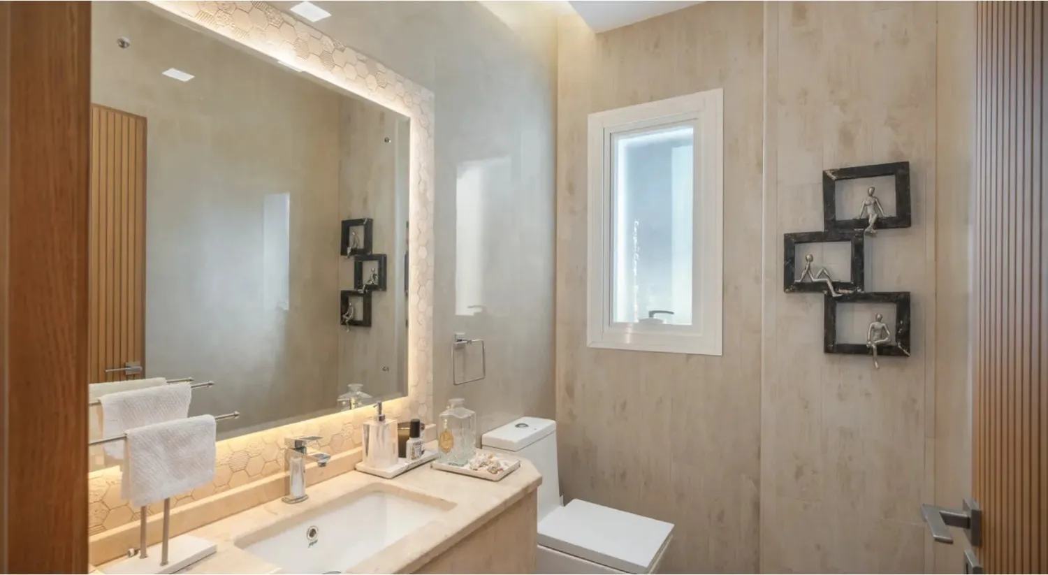 Single-Row Home with Bespoke Design