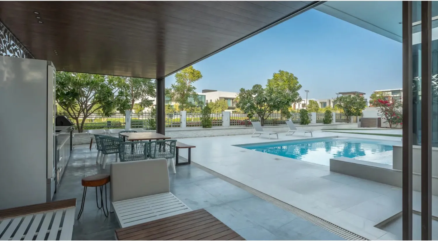 Single-Row Home with Bespoke Design