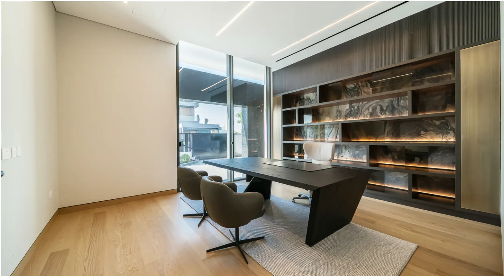 Exquisitely Designed Contemporary Villa