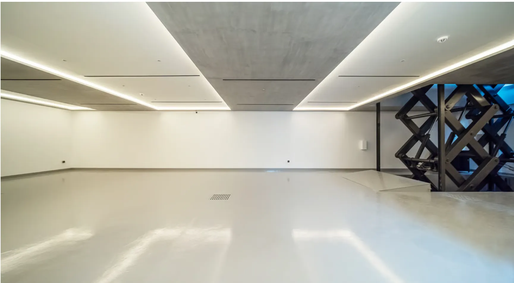 Exquisitely Designed Contemporary Villa