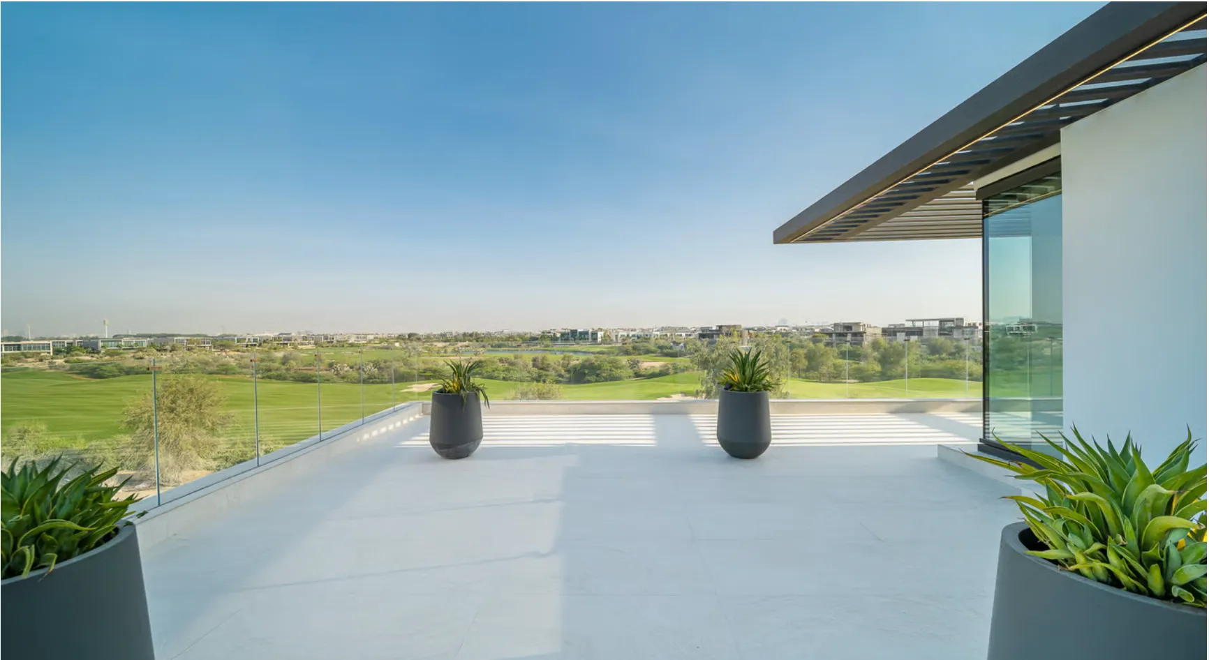 Exquisitely Designed Contemporary Villa