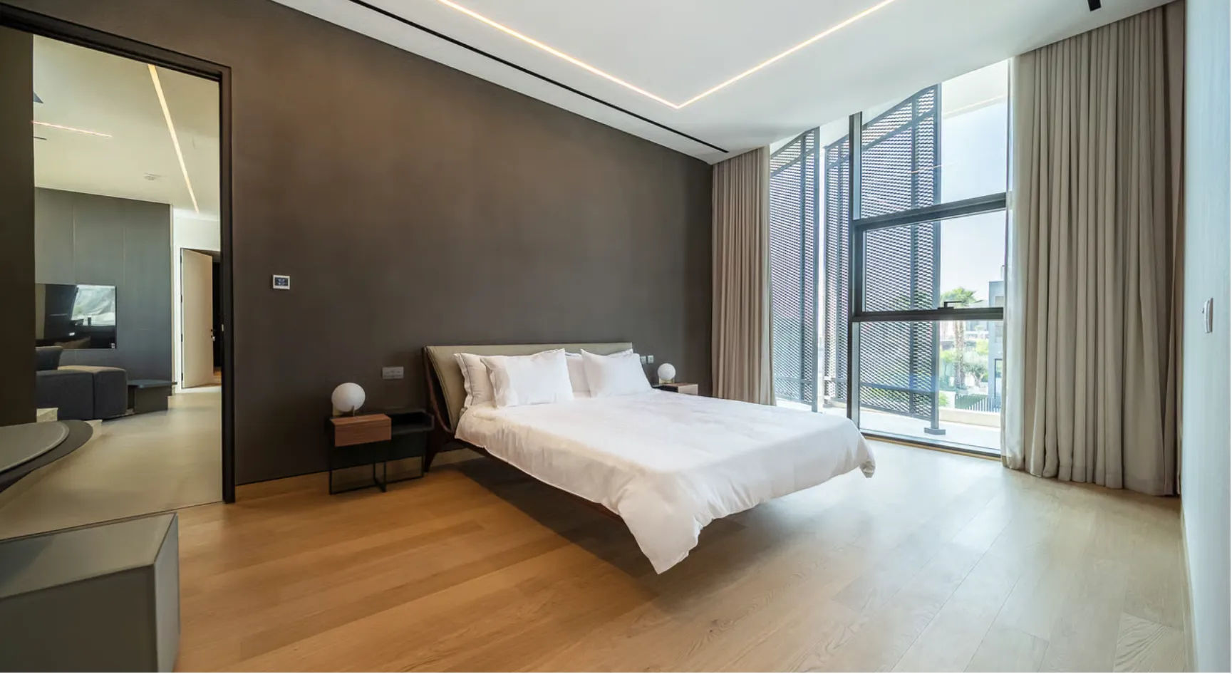 Exquisitely Designed Contemporary Villa