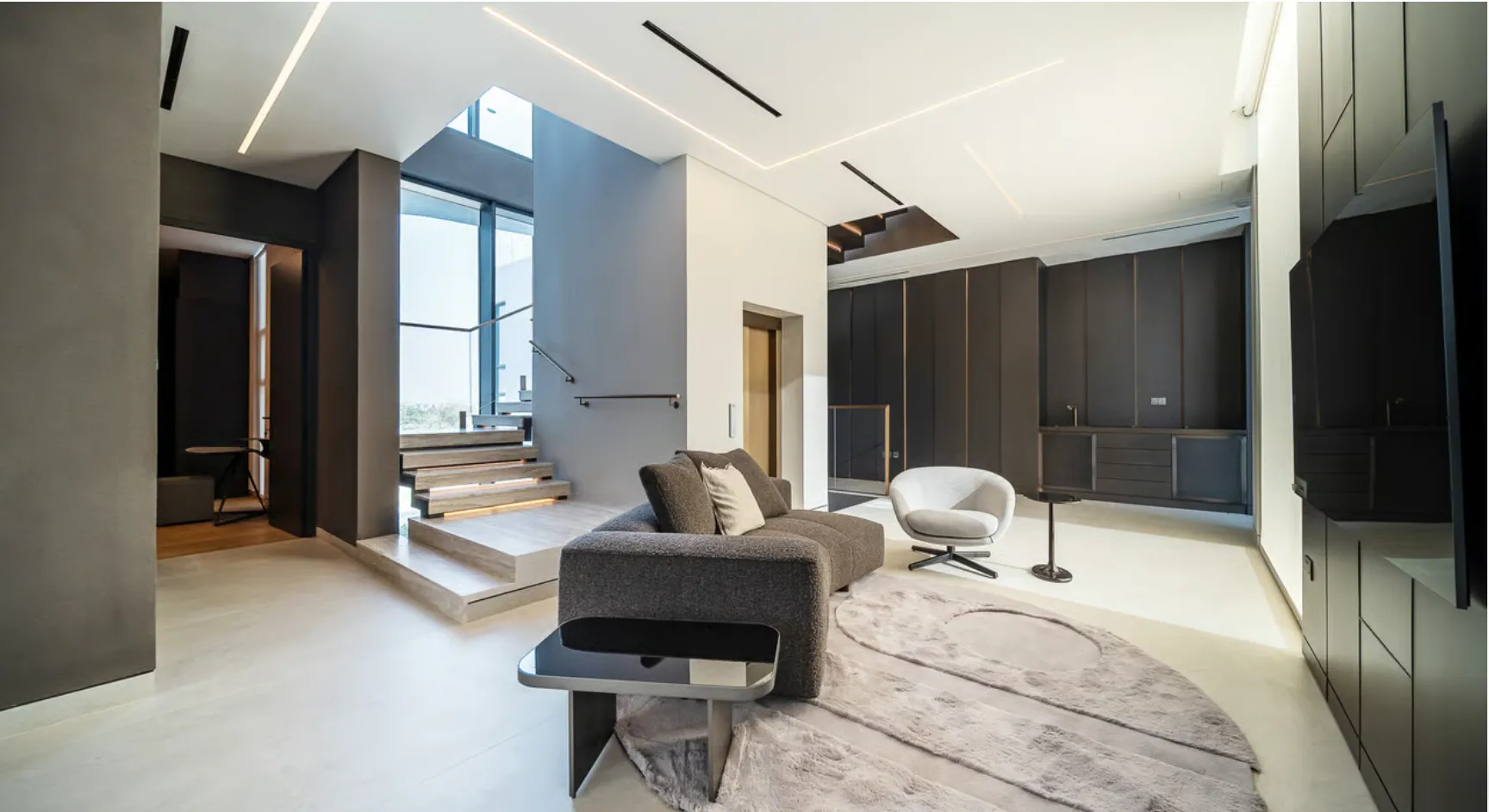 Exquisitely Designed Contemporary Villa