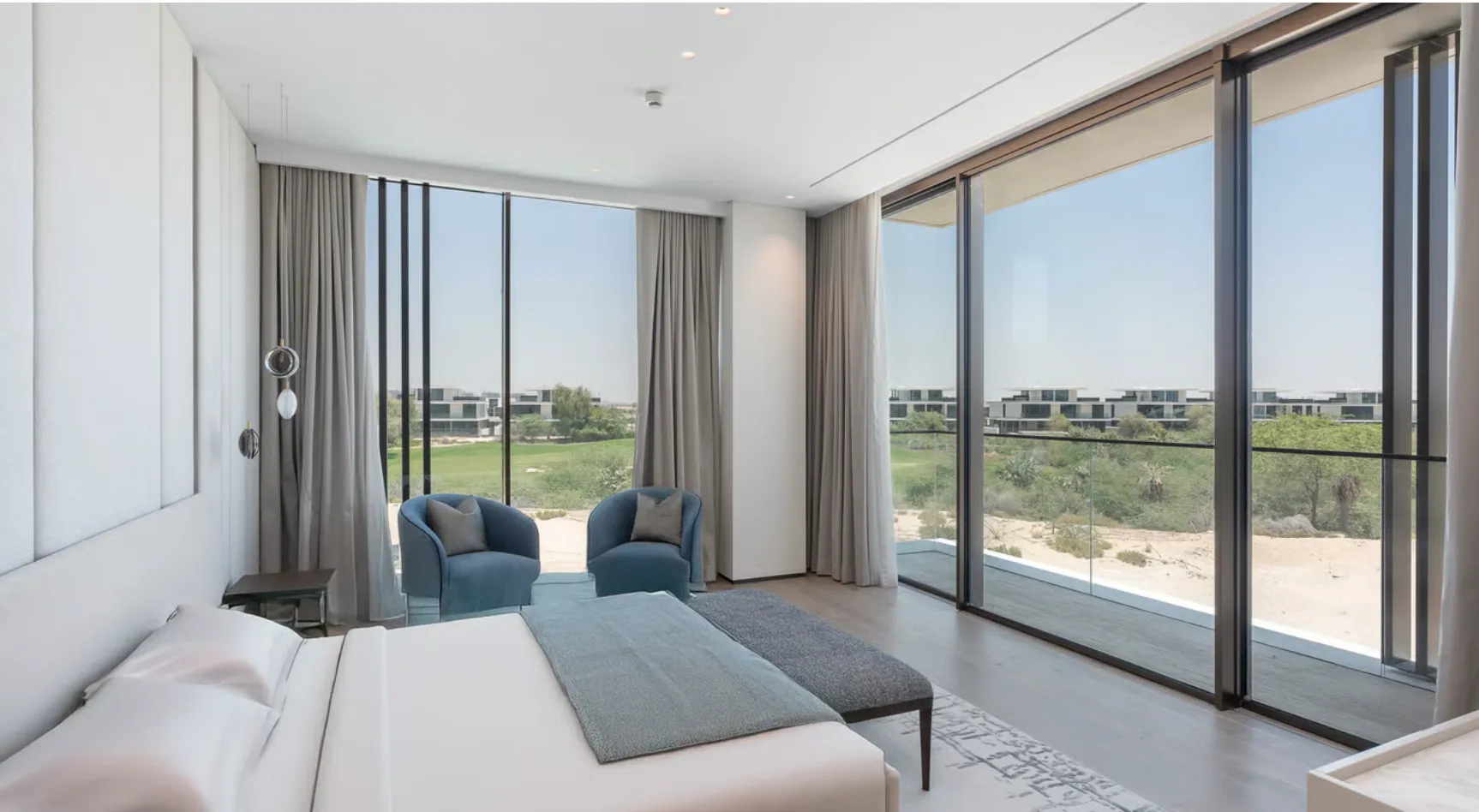 5BR Mansion in Emerald Hills