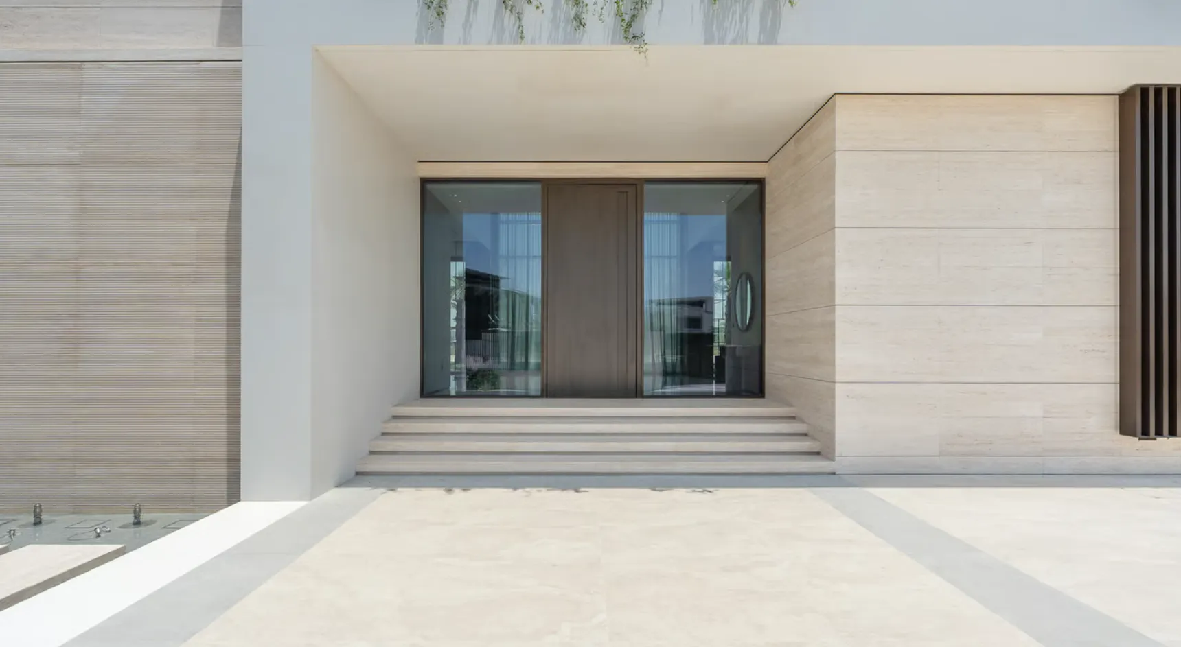 5BR Mansion in Emerald Hills