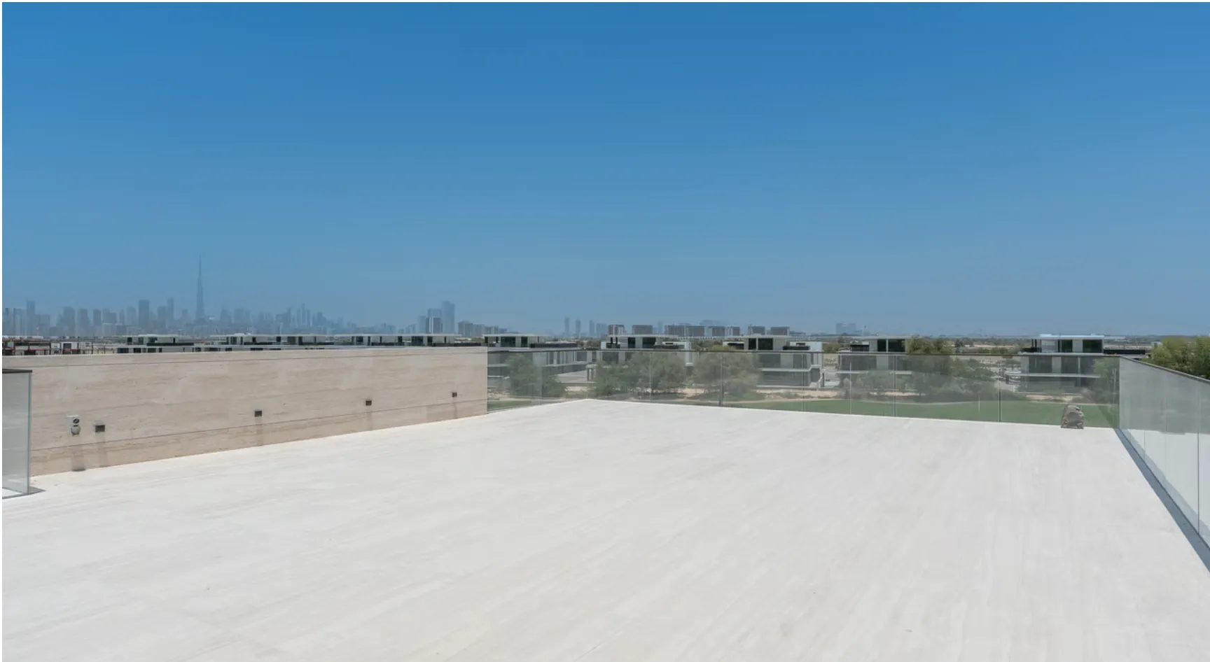 5BR Mansion in Emerald Hills