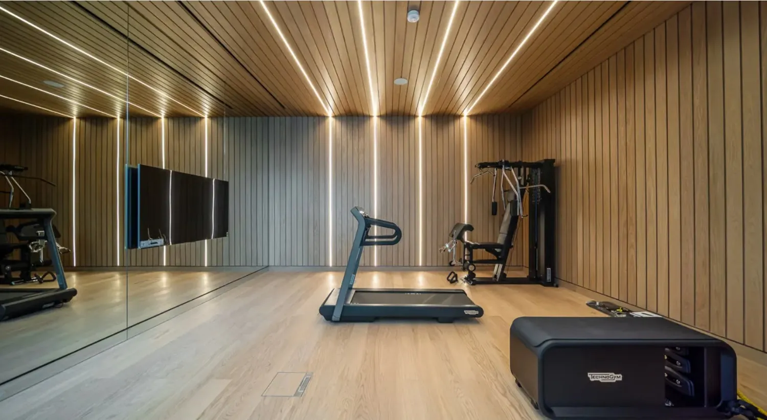 Exquisitely Designed Contemporary Villa