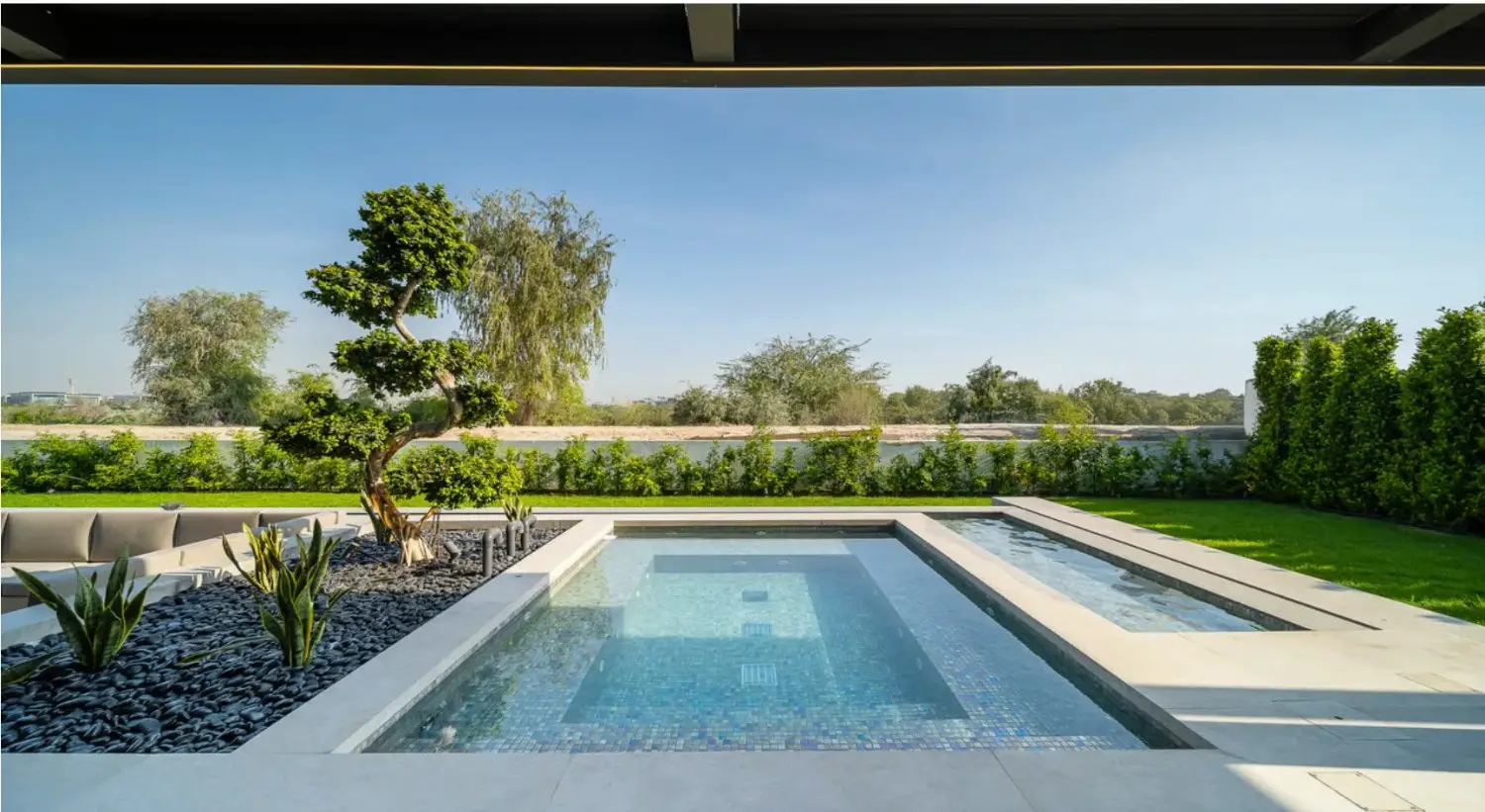 Exquisitely Designed Contemporary Villa