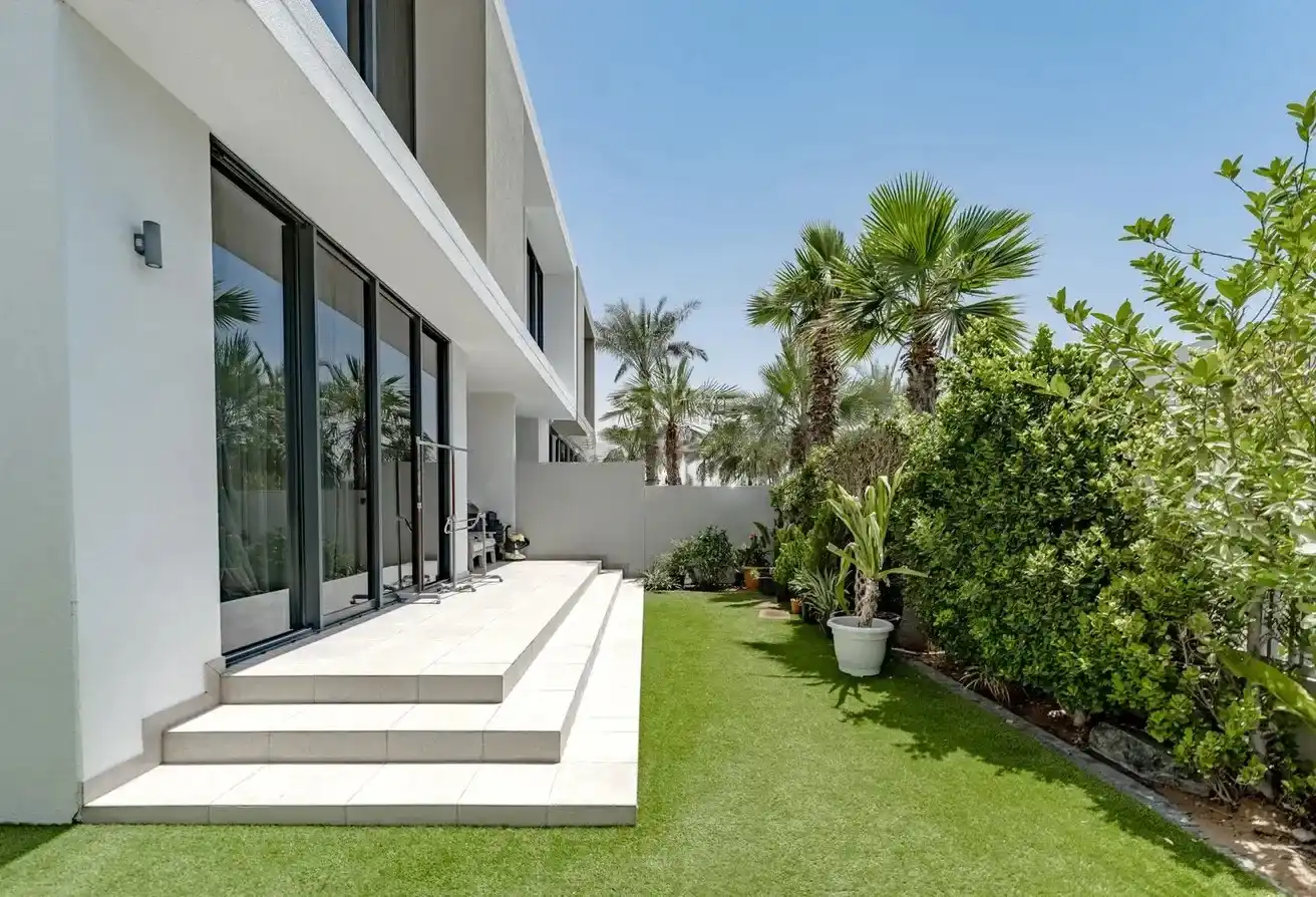 Golf Grove 3 Bedroom Villa with Roof Terrace in Dubai Hills