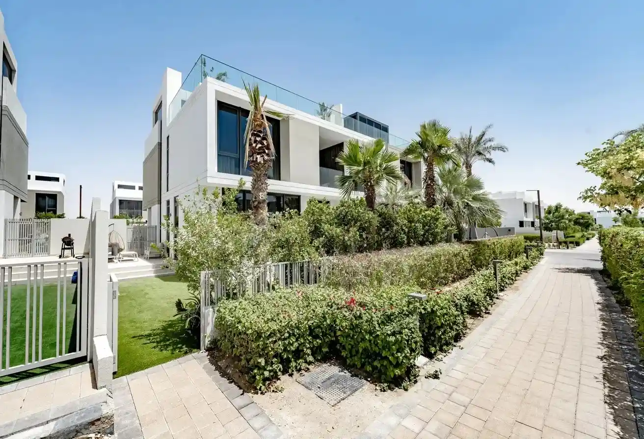 Golf Grove 3 Bedroom Villa with Roof Terrace in Dubai Hills