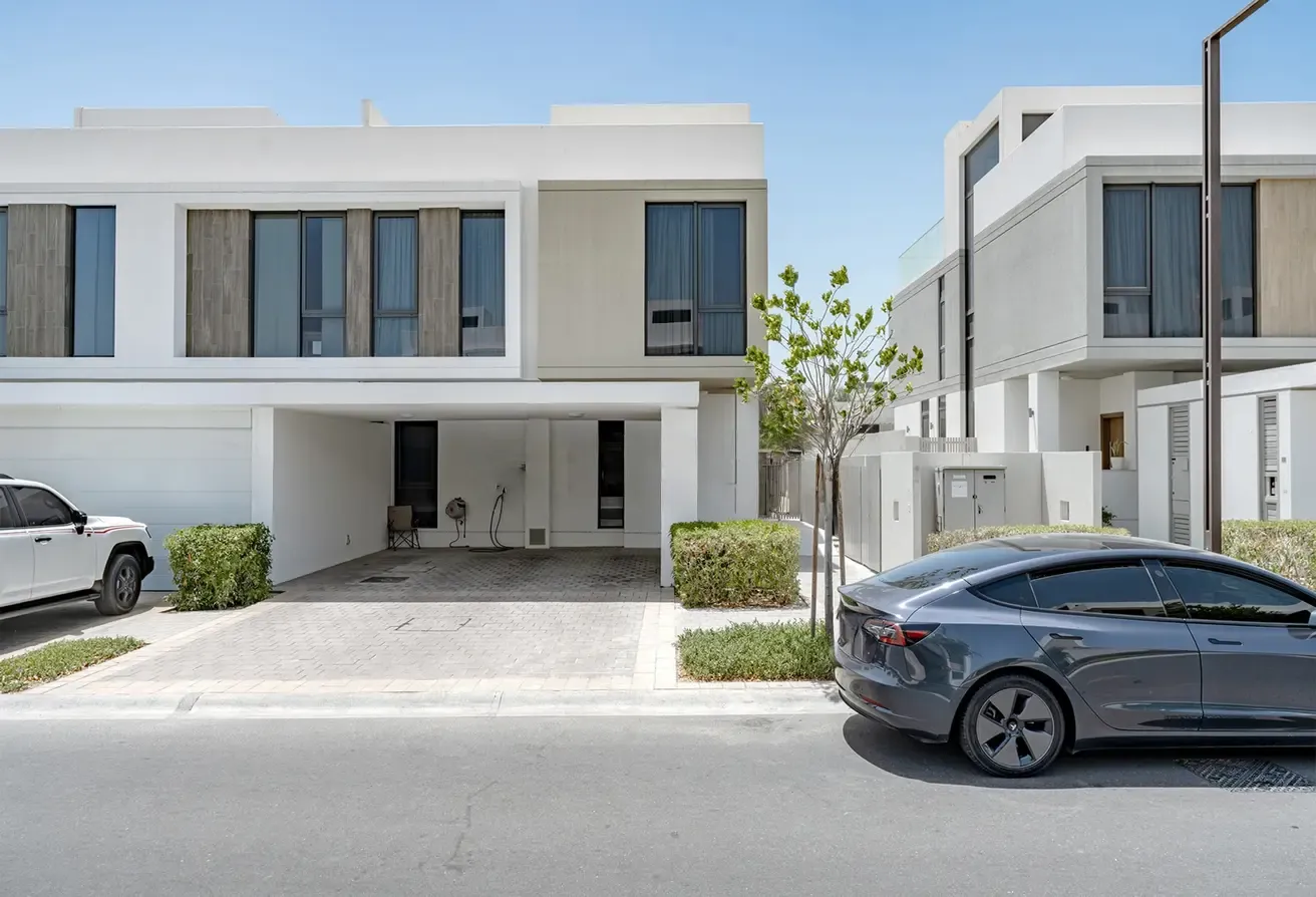 Golf Grove 3 Bedroom Villa with Roof Terrace in Dubai Hills