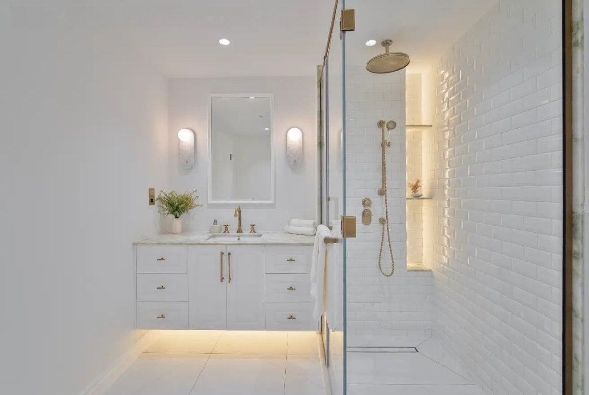 LUXURIOUSLY APPOINTED GRAND RESIDENCE