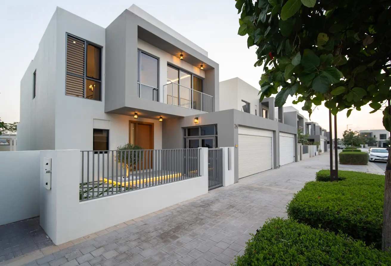 LUXURIOUSLY APPOINTED GRAND RESIDENCE