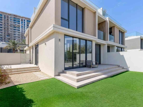 Luxury 4-Bedroom Villa for Sale in Club Villas, Dubai Hills Estate