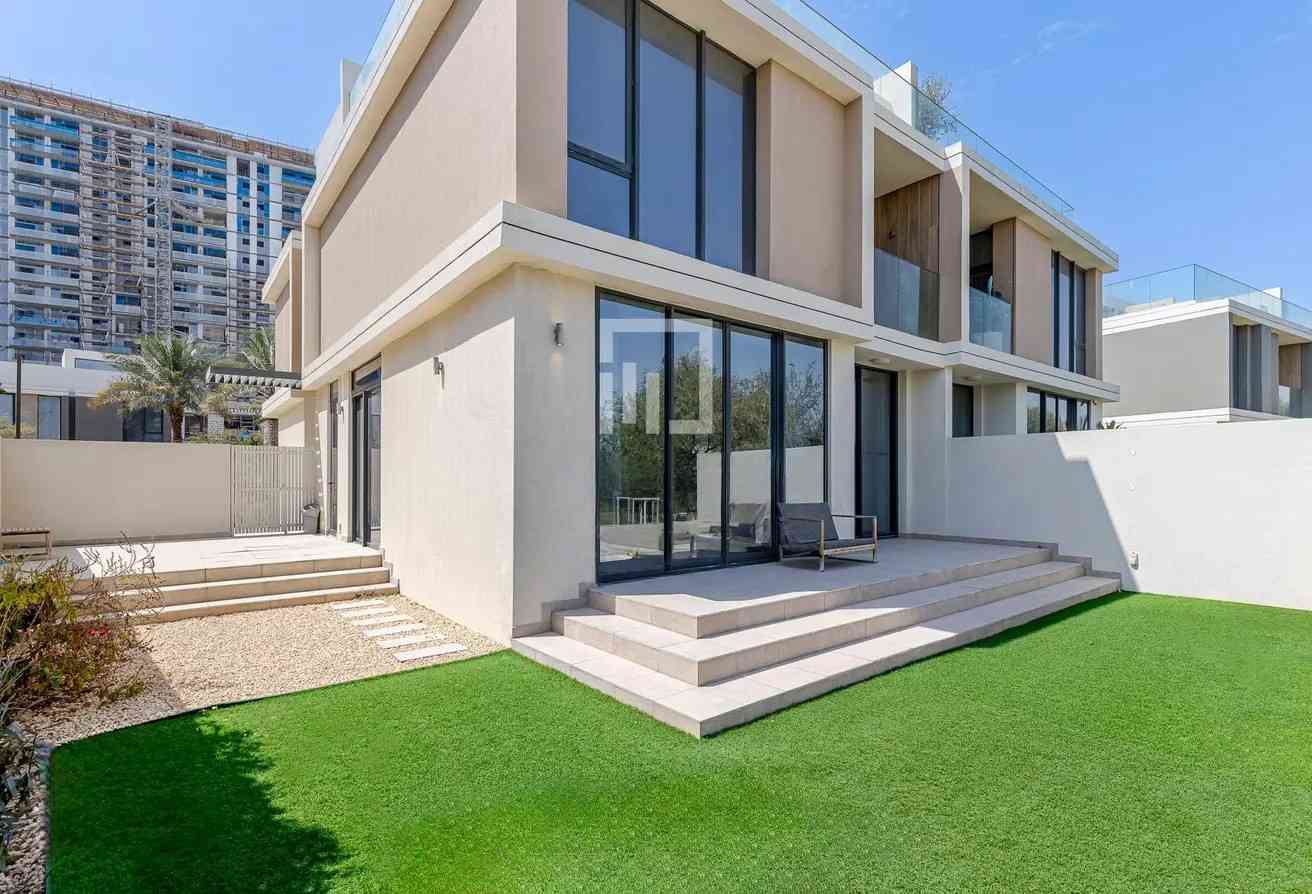 Luxury 4-Bedroom Villa for Sale in Club Villas, Dubai Hills Estate