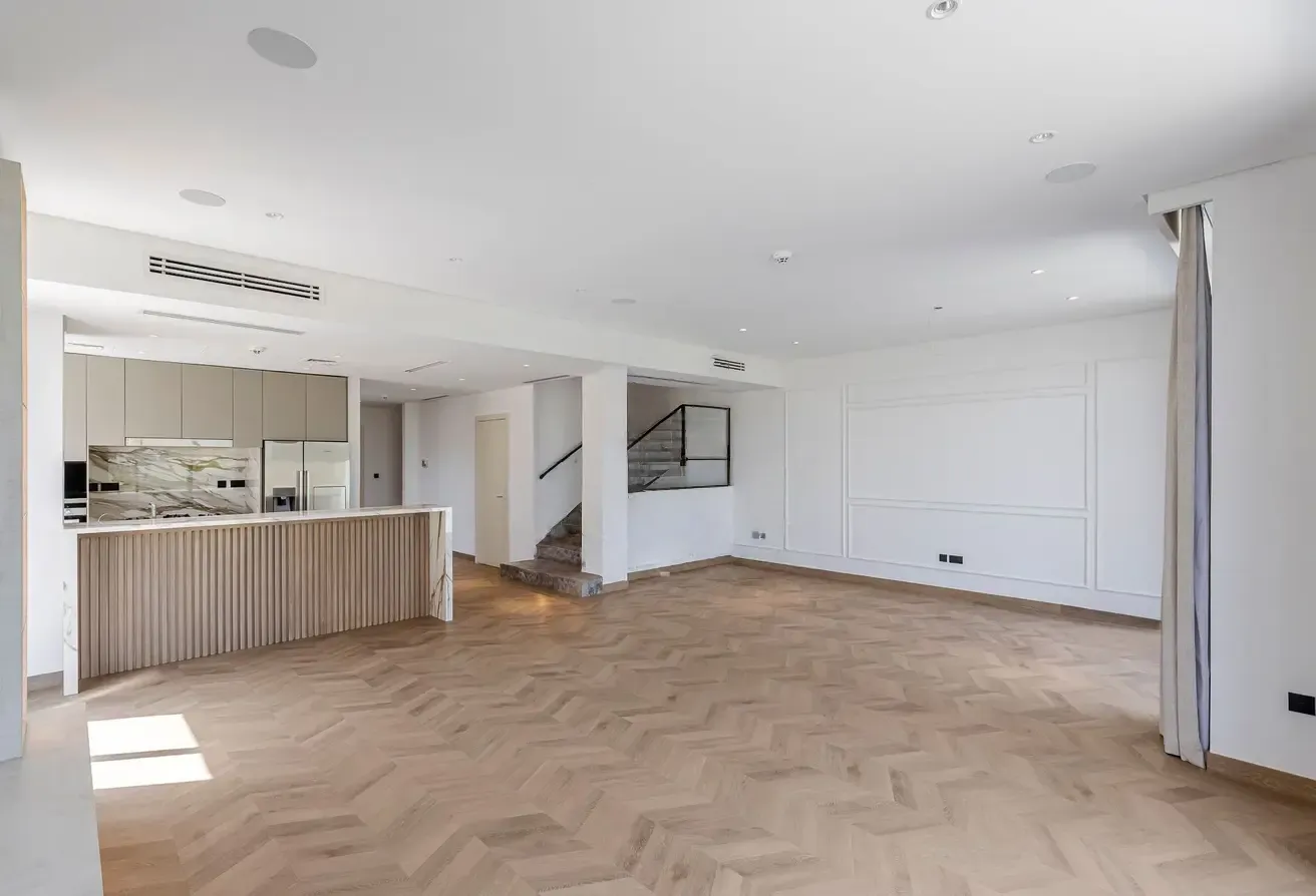 Luxury 4-Bedroom Villa in Club Villas