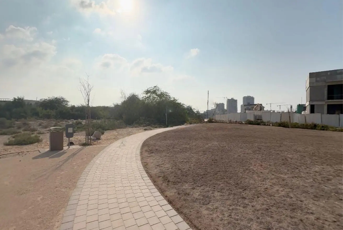 Park and Golf View Mansion Corner Plot