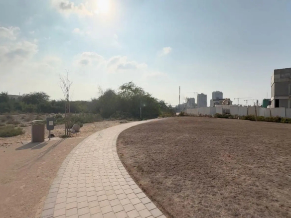 Park and Golf View Mansion Corner Plot