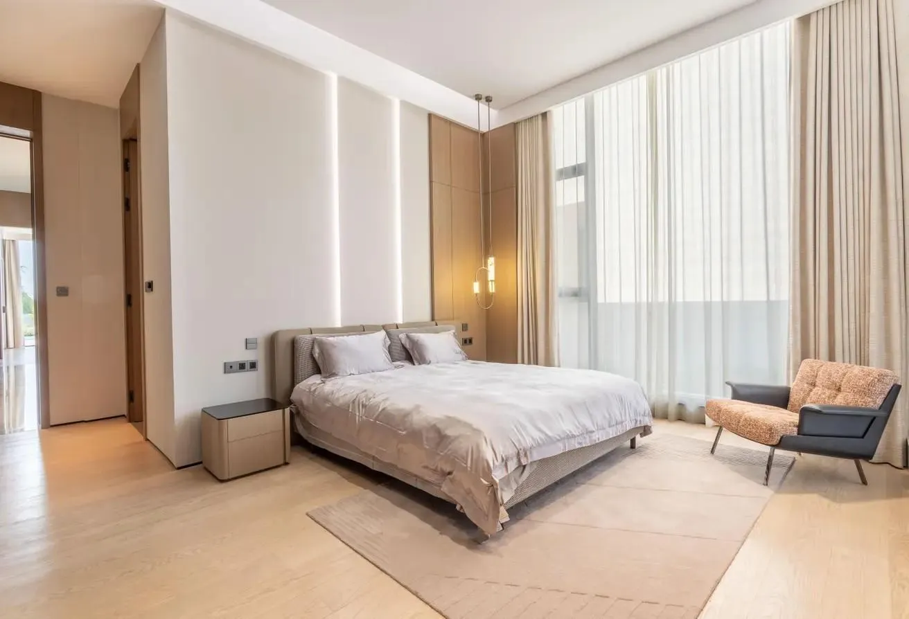 Ultra-Luxury 6-Bedroom Villa