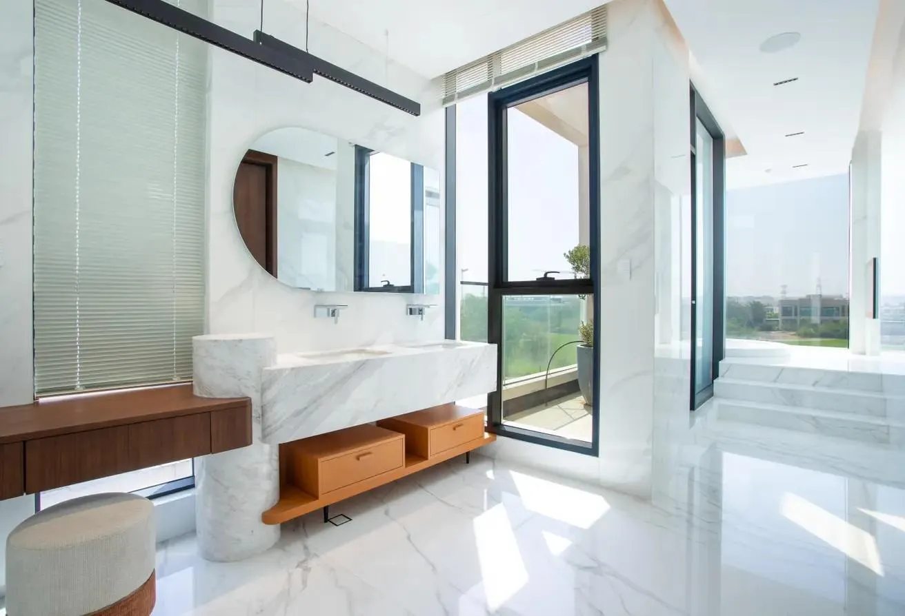 Ultra-Luxury 6-Bedroom Villa