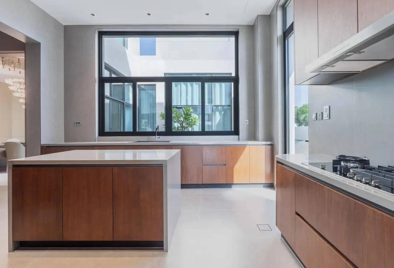 Ultra-Luxury 6-Bedroom Villa