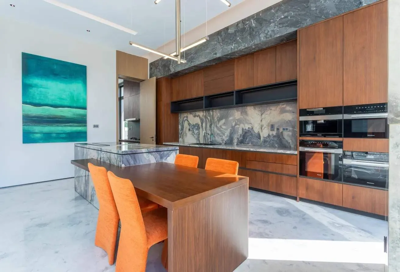 Ultra-Luxury 6-Bedroom Villa