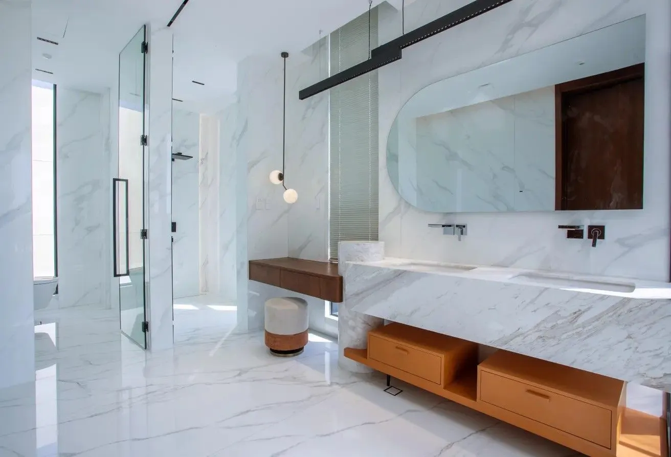 Ultra-Luxury 6-Bedroom Villa