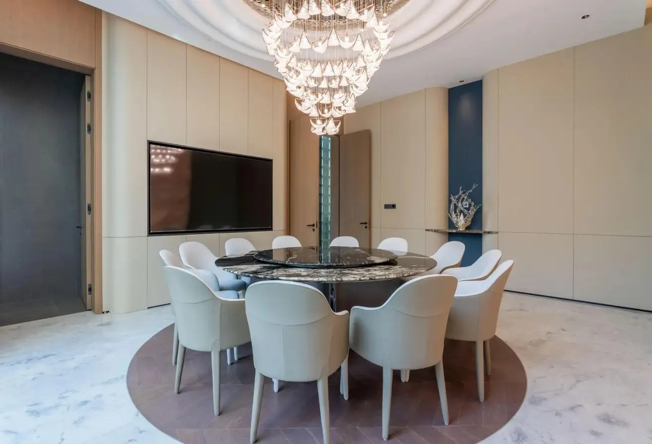 Ultra-Luxury 6-Bedroom Villa