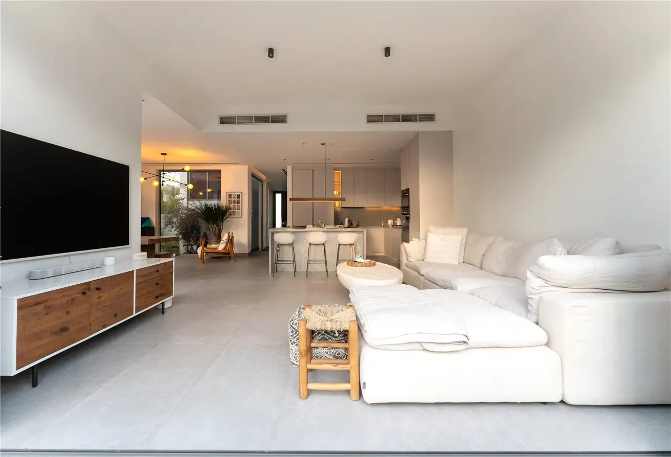Upgraded 3-Bed Villa in Dubai Hills