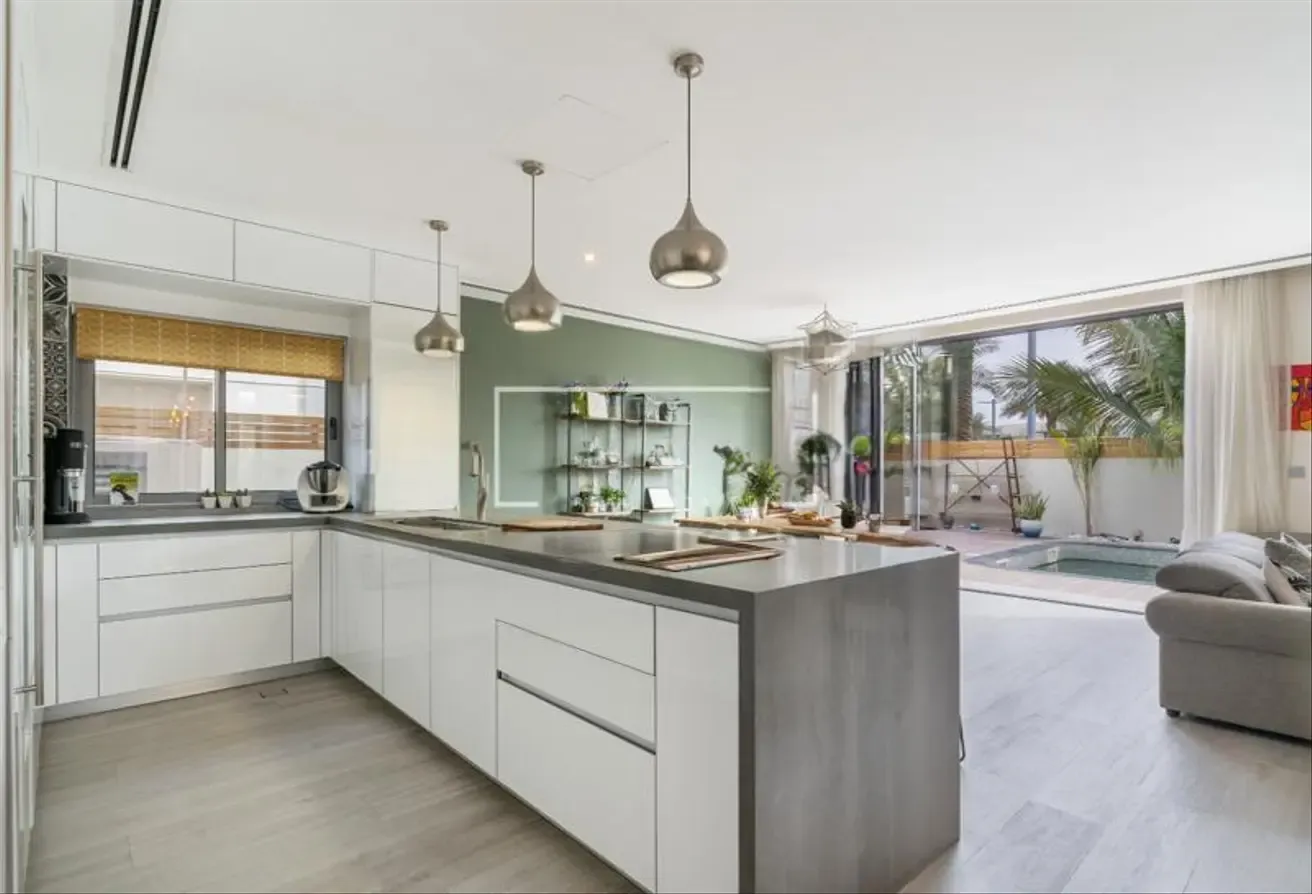 Upgraded 4-Bed Villa in Dubai Hills