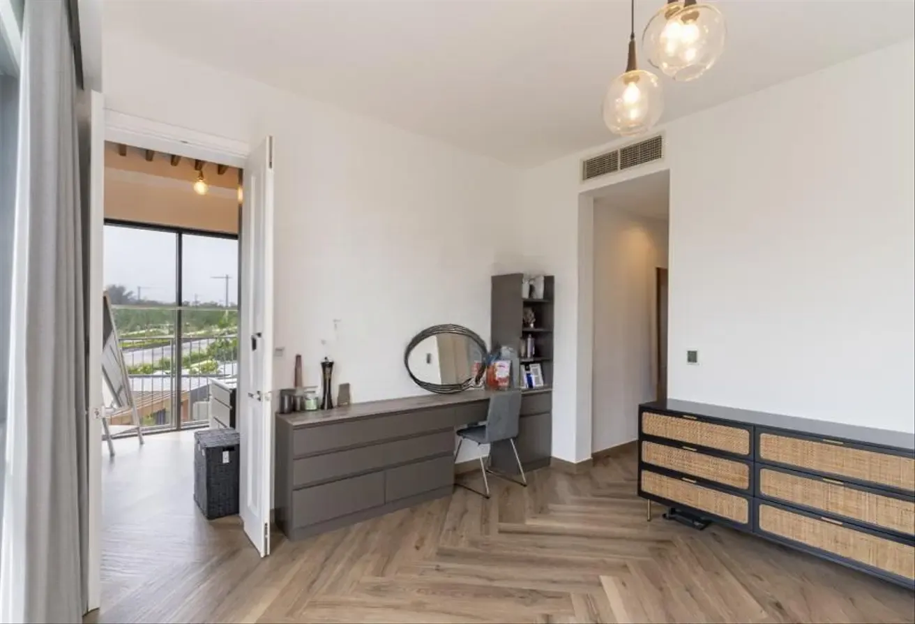 Upgraded 4-Bed Villa in Dubai Hills