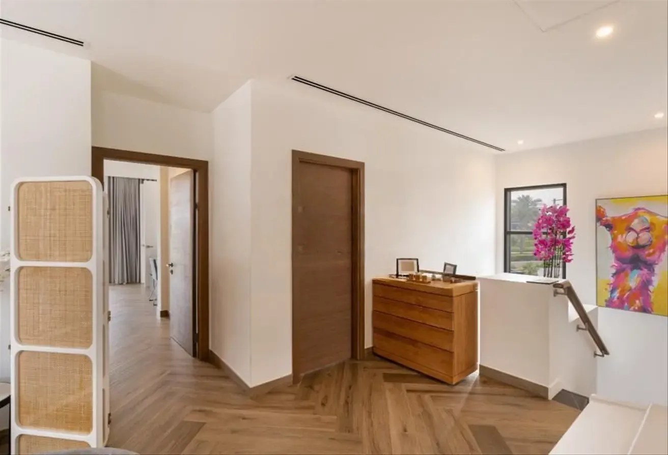 Upgraded 4-Bed Villa in Dubai Hills