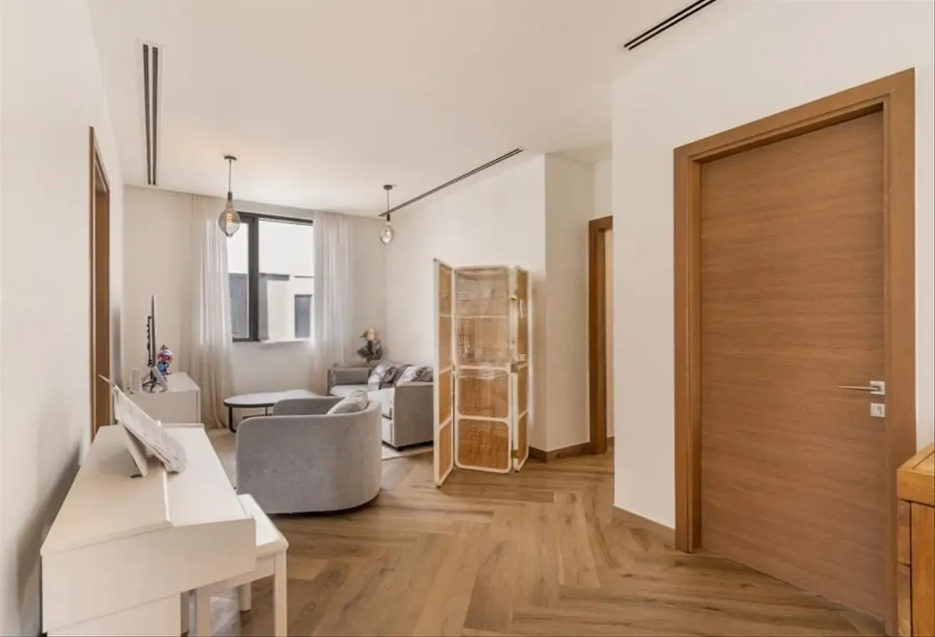 Upgraded 4-Bed Villa in Dubai Hills