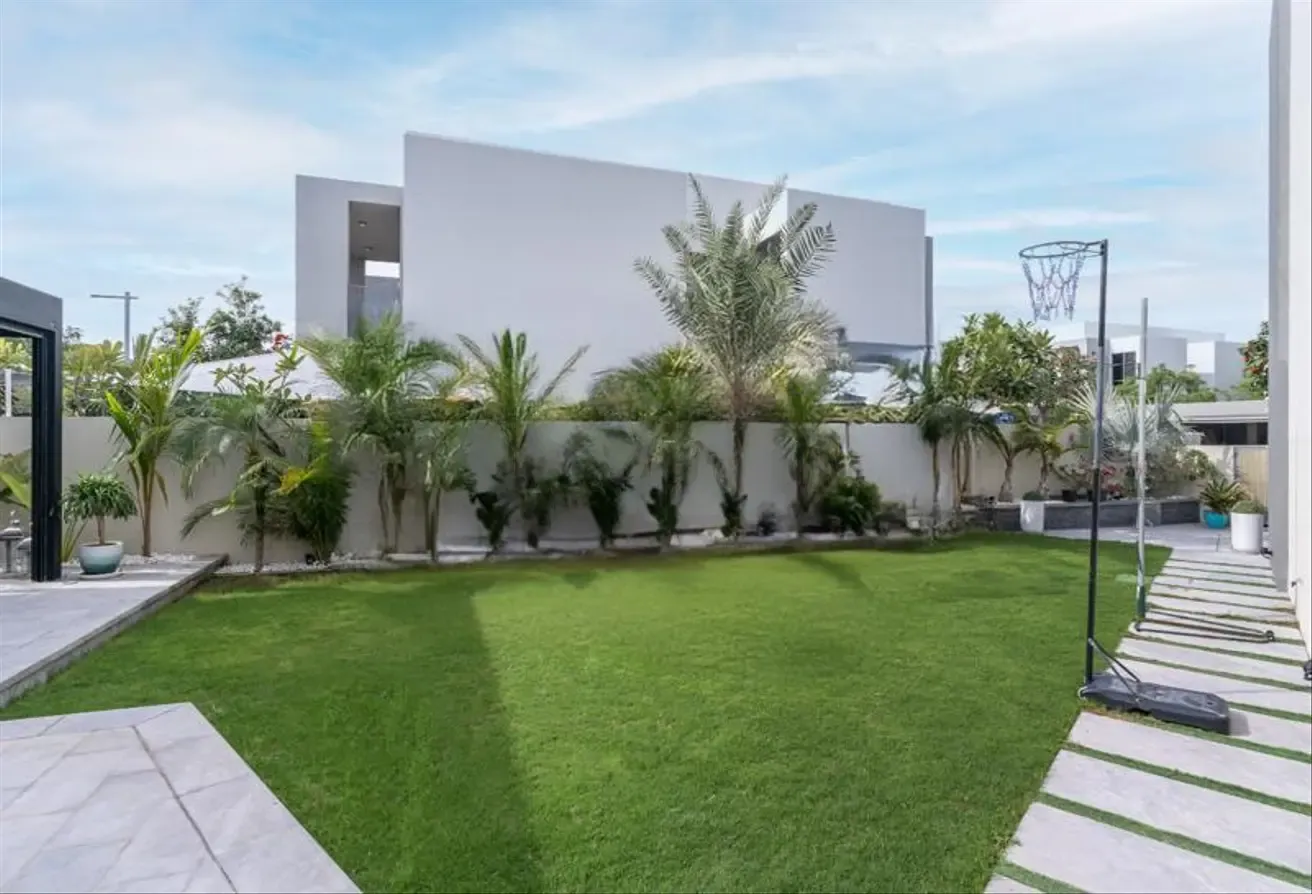 Upgraded 4-Bed Villa in Dubai Hills