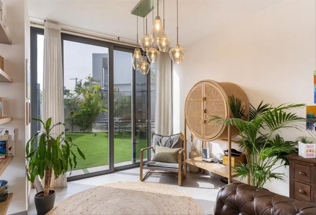 Upgraded 4-Bed Villa in Dubai Hills